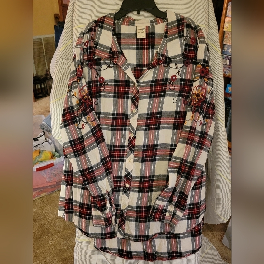 Terra & Sky 2X (20w-22w) Plaid Embroidery Accented Flannel Button Down Shirt